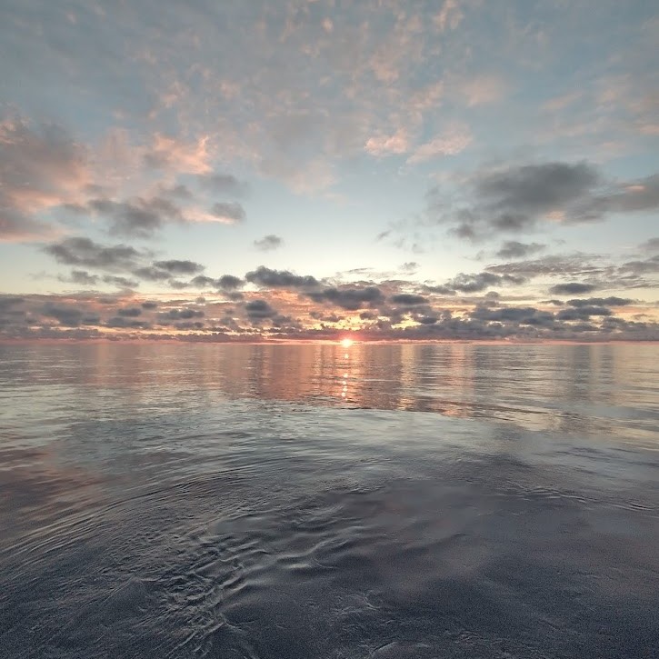 the pacific from the R/V Thompson